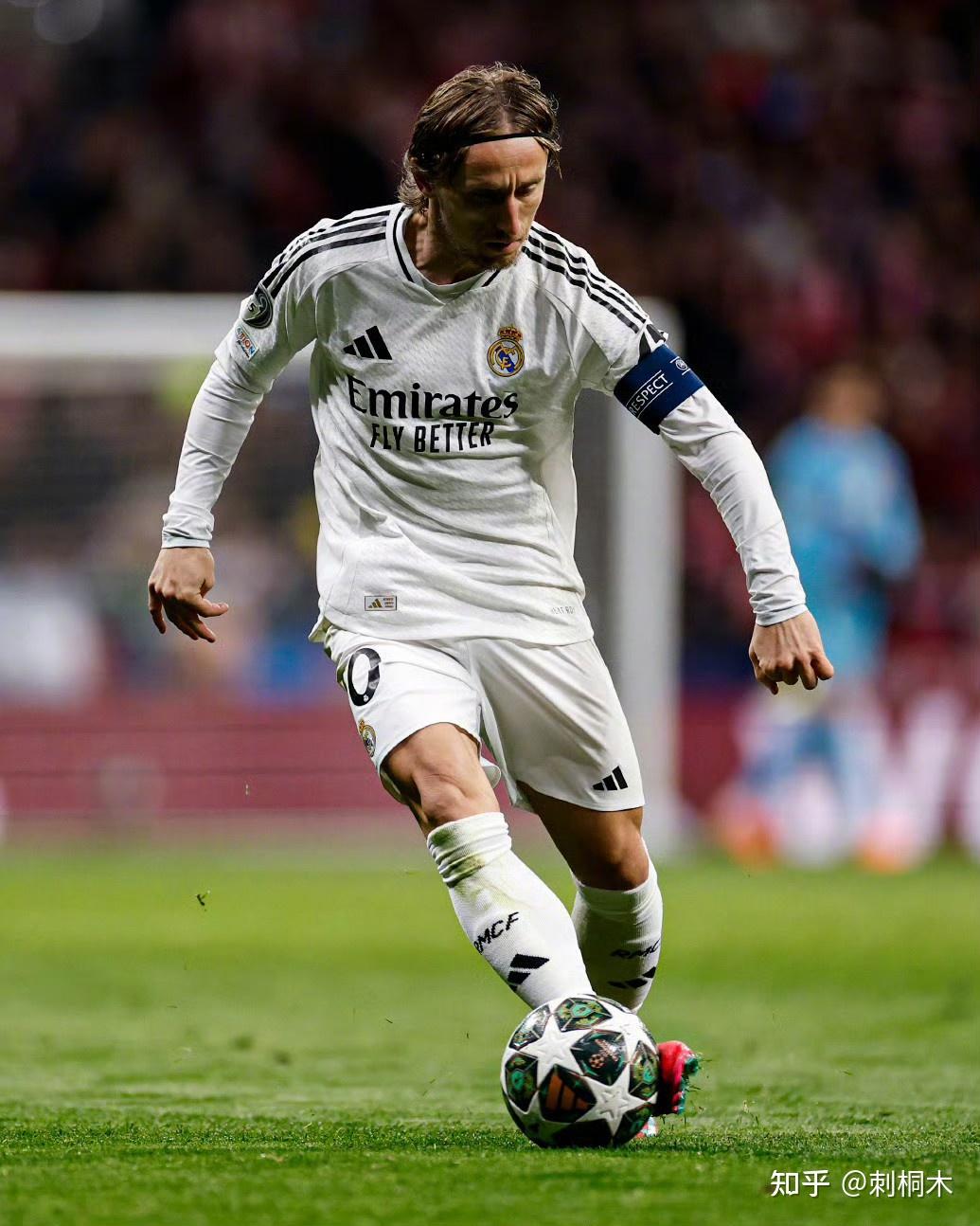 周琦晒与赵睿&翟晓川&方硕合照：又是一年新赛季