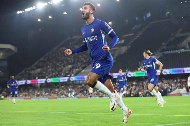 世界杯震撼一幕：孙颖莎让分全场掌声，赛场对手忍不住竖大拇指