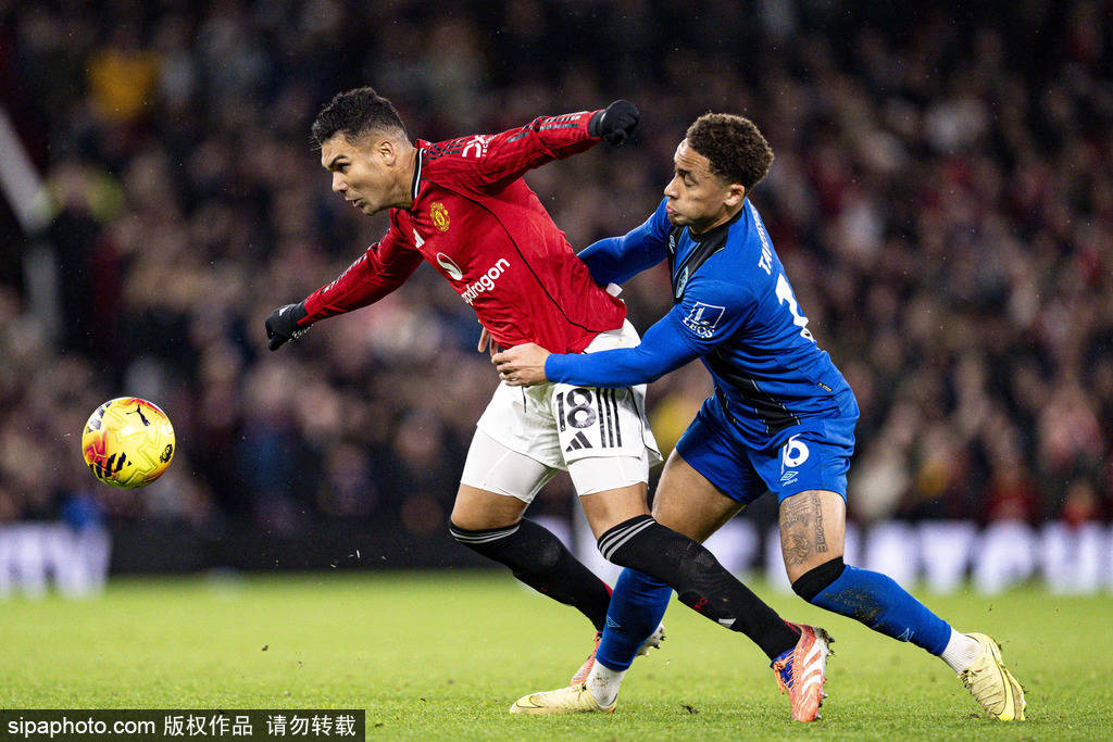 继伊尔马兹之后，奥斯梅恩是第二位欧冠戴帽的加拉塔萨雷球员